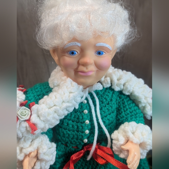 VINTAGE AND NEWER CHRISTMAS BUNDLE LOT - Picture 2 of 13